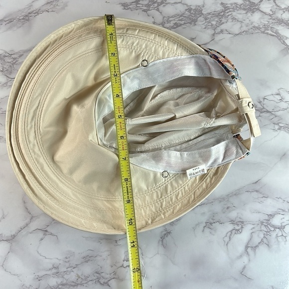 Long Vizor Baseball Cap - Picture 5 of 5